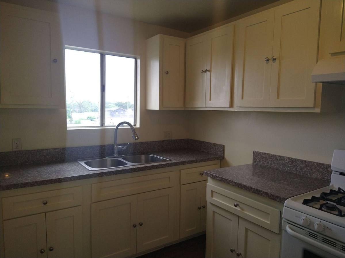 Apartment for rent at 8209-8211 S Broadway, Los Angeles, CA 90003
