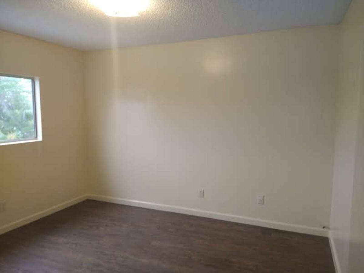 Apartment for rent at 8209-8211 S Broadway, Los Angeles, CA 90003