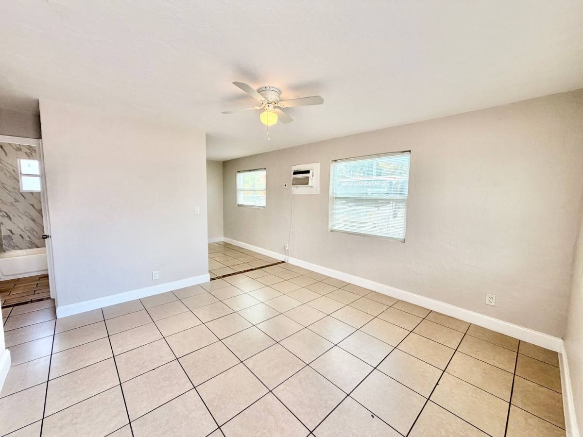 Apartment for rent at 2347 Bayside St, Naples, FL 34112