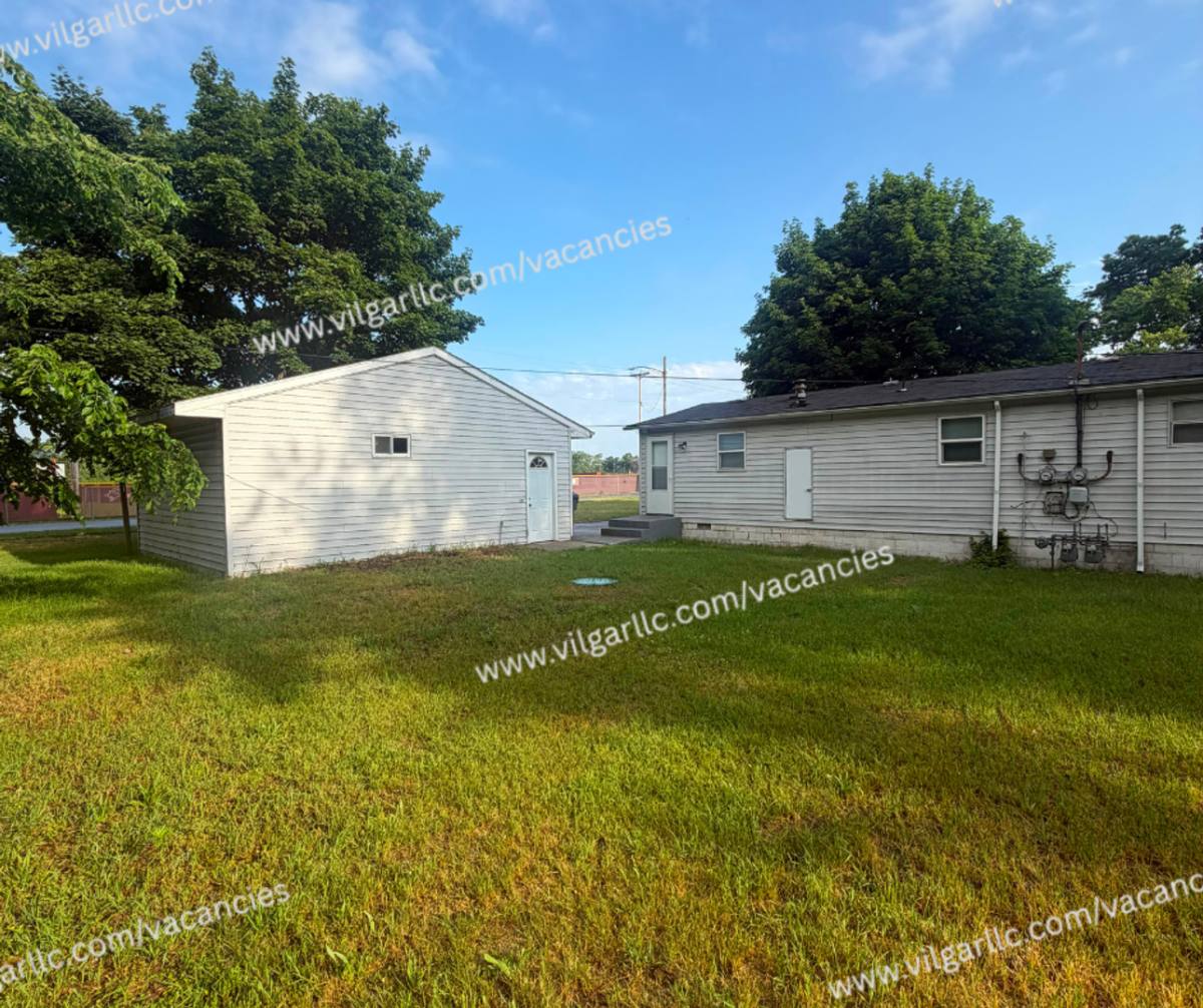 Townhouse for rent at 9 - 11 McKinley Ave, Hobart, IN 46342