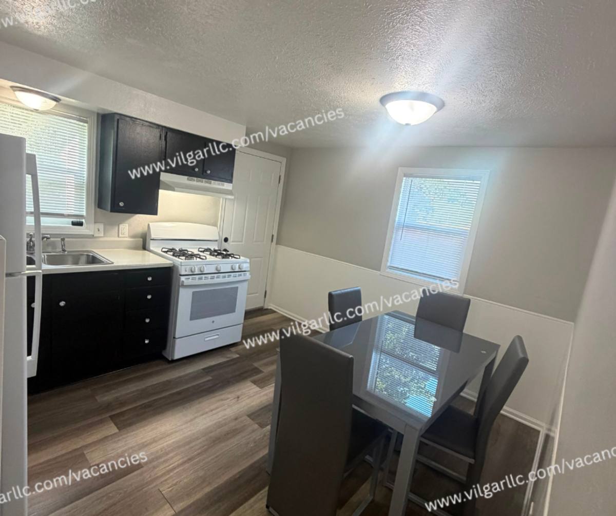 Townhouse for rent at 9 - 11 McKinley Ave, Hobart, IN 46342