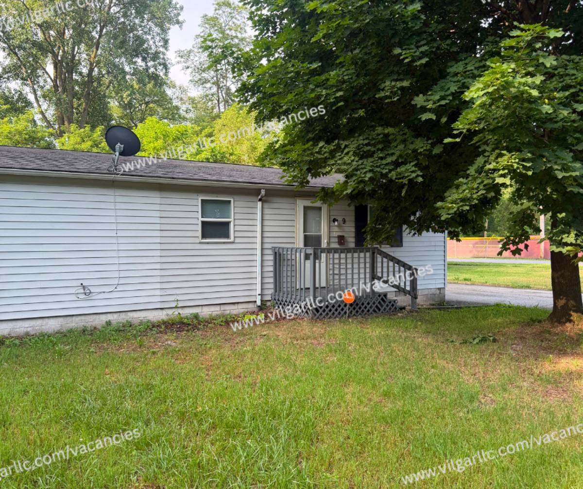 Townhouse for rent at 9 - 11 McKinley Ave, Hobart, IN 46342