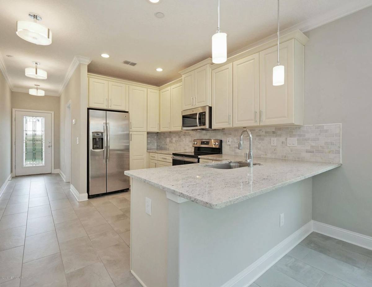 Townhouse for rent at 2656 Almonaster St, Jacksonville Beach, FL 32250