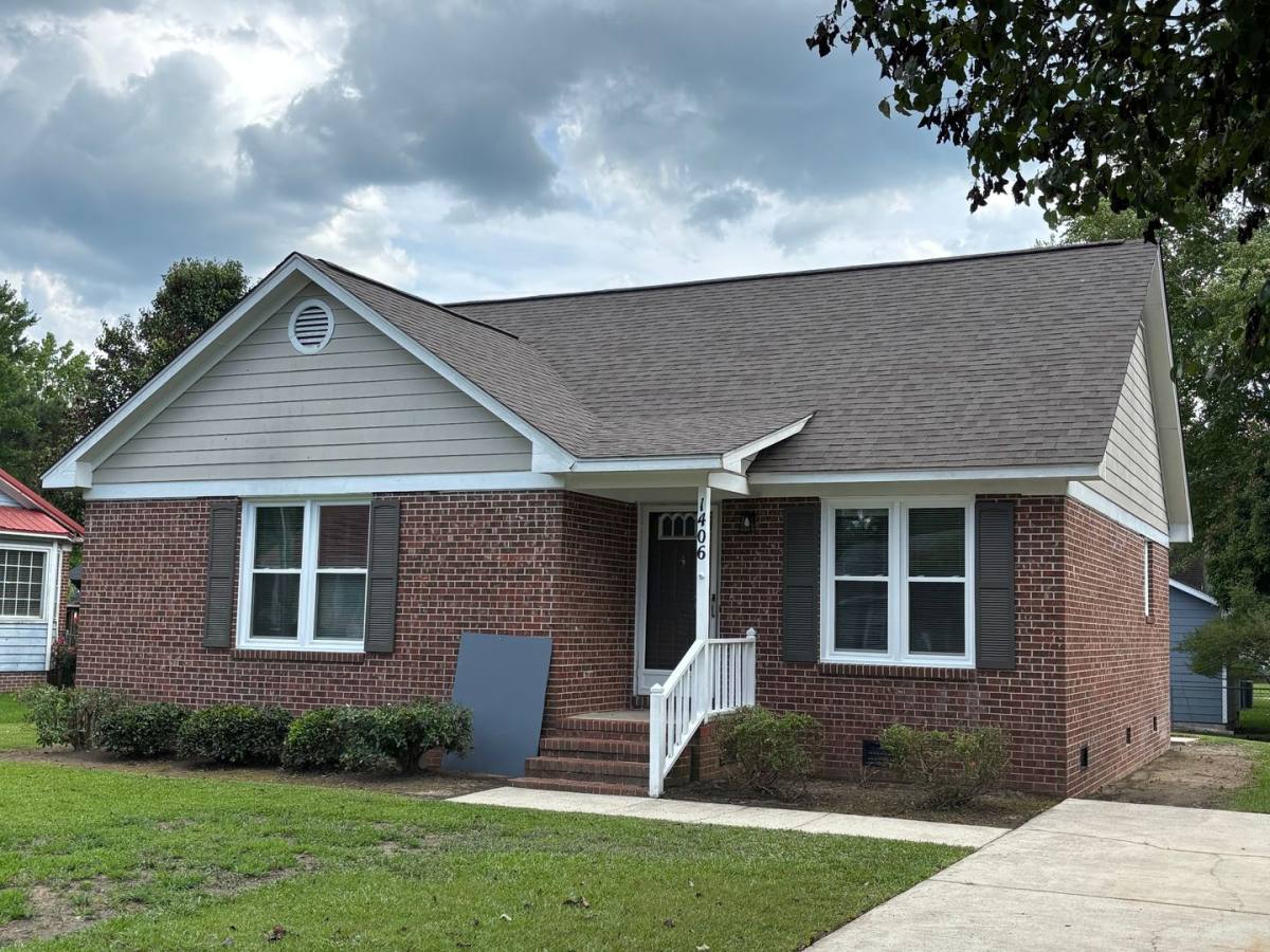 House for rent at 1406 E 11th St, Lumberton, NC 28358
