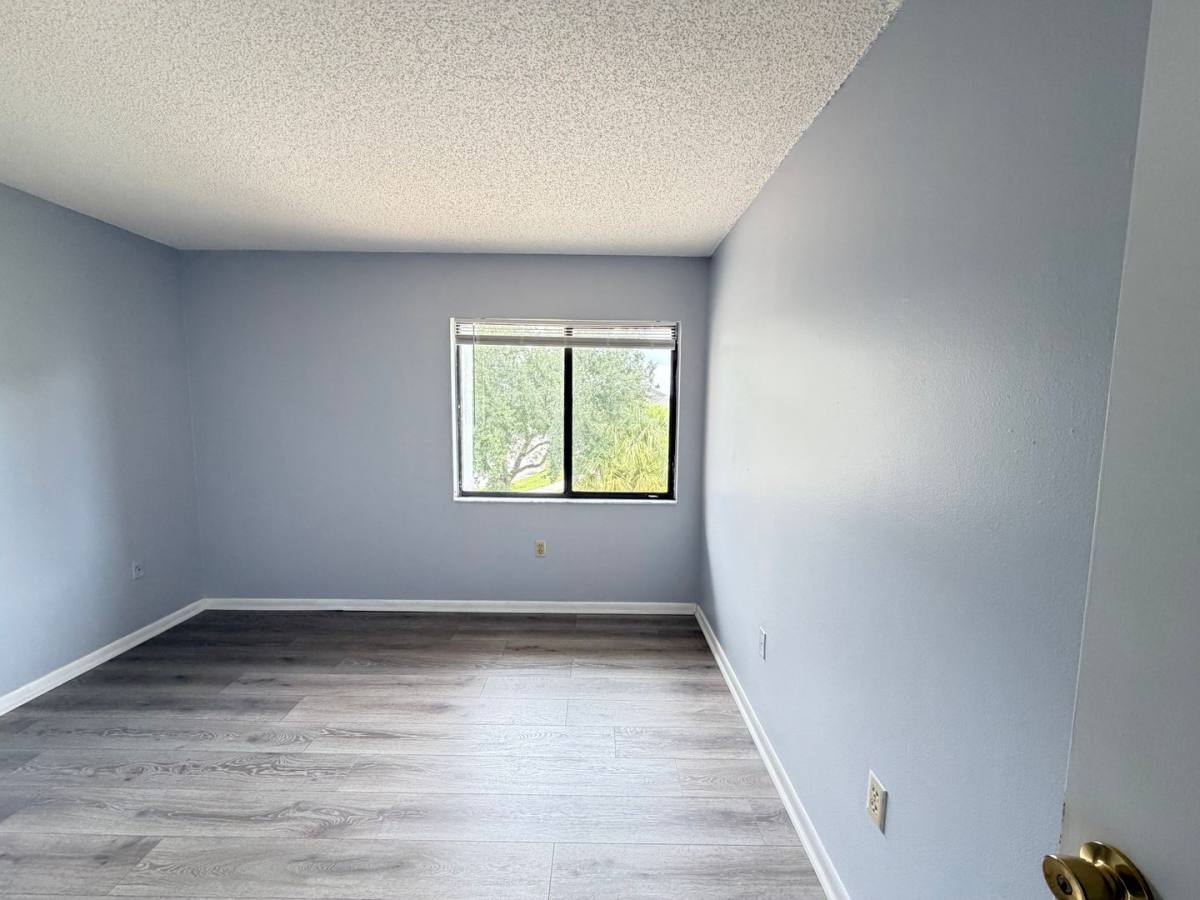 House for rent at 5239 Vineland Rd, Orlando, FL 32811