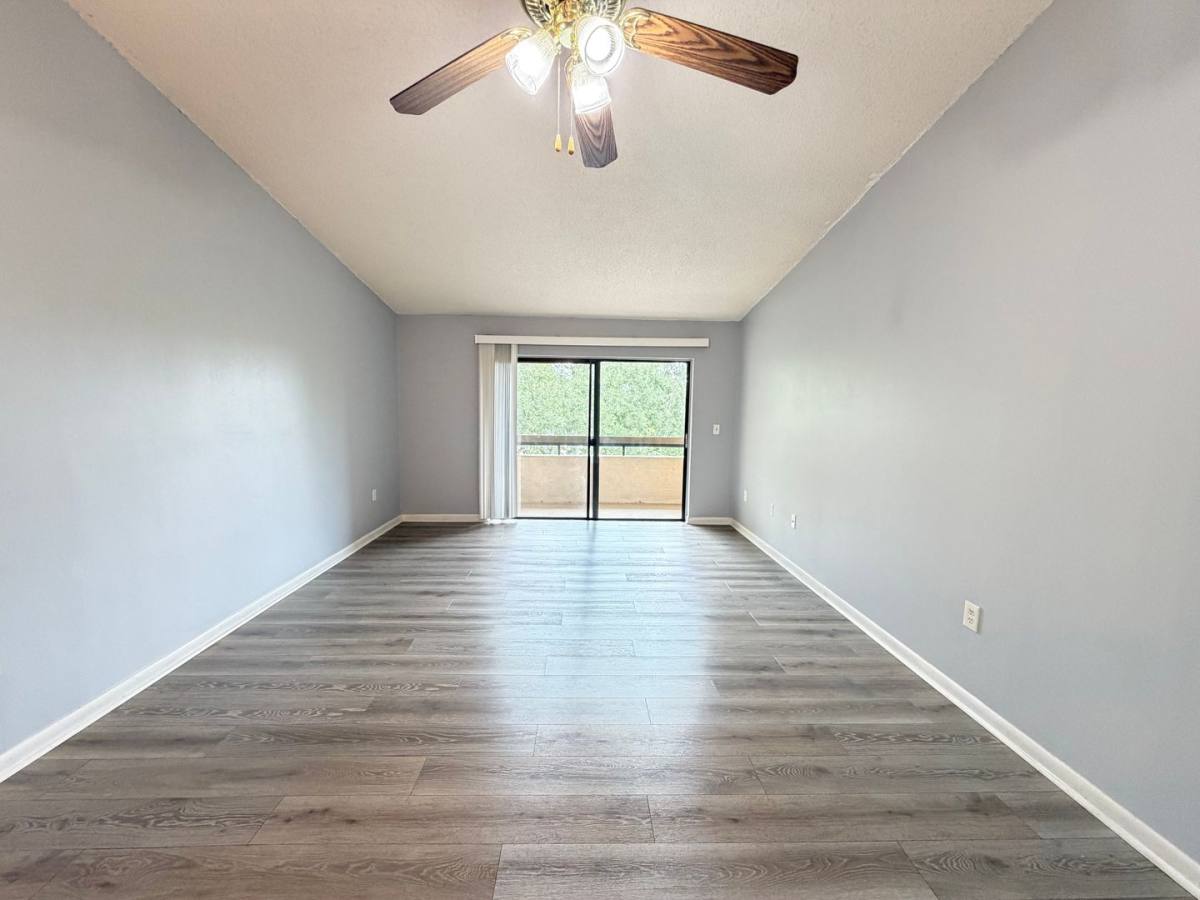 House for rent at 5239 Vineland Rd, Orlando, FL 32811