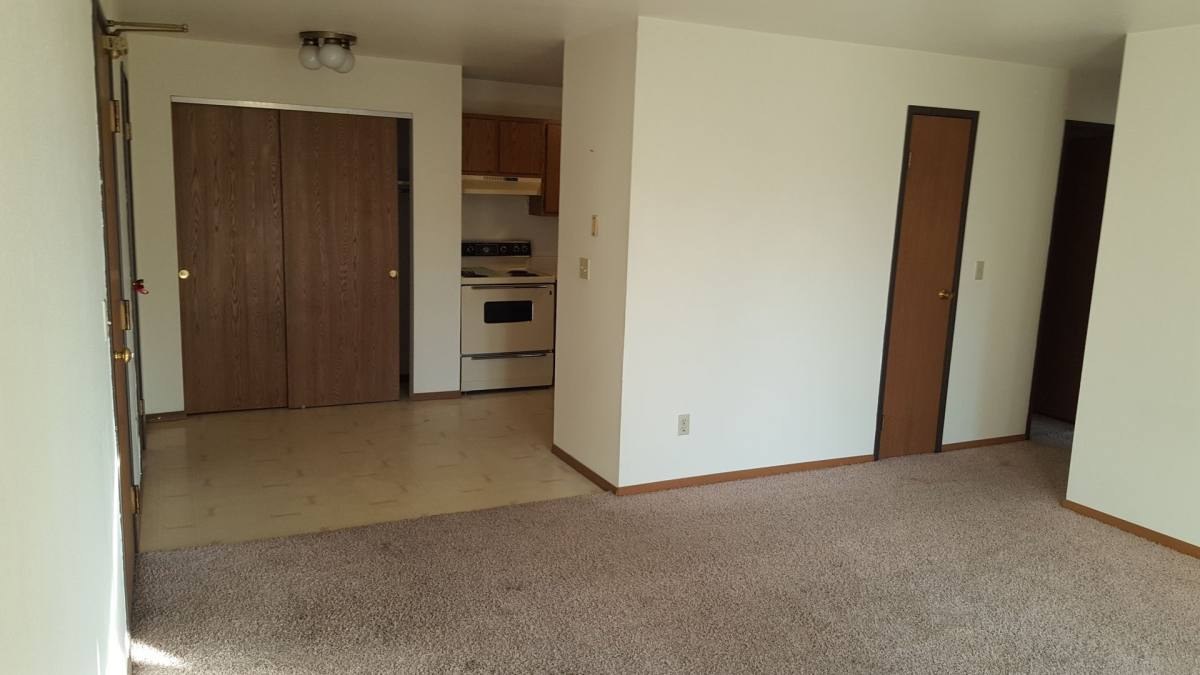 Apartment for rent at 512 E Bronson Rd, Seymour, WI 54165