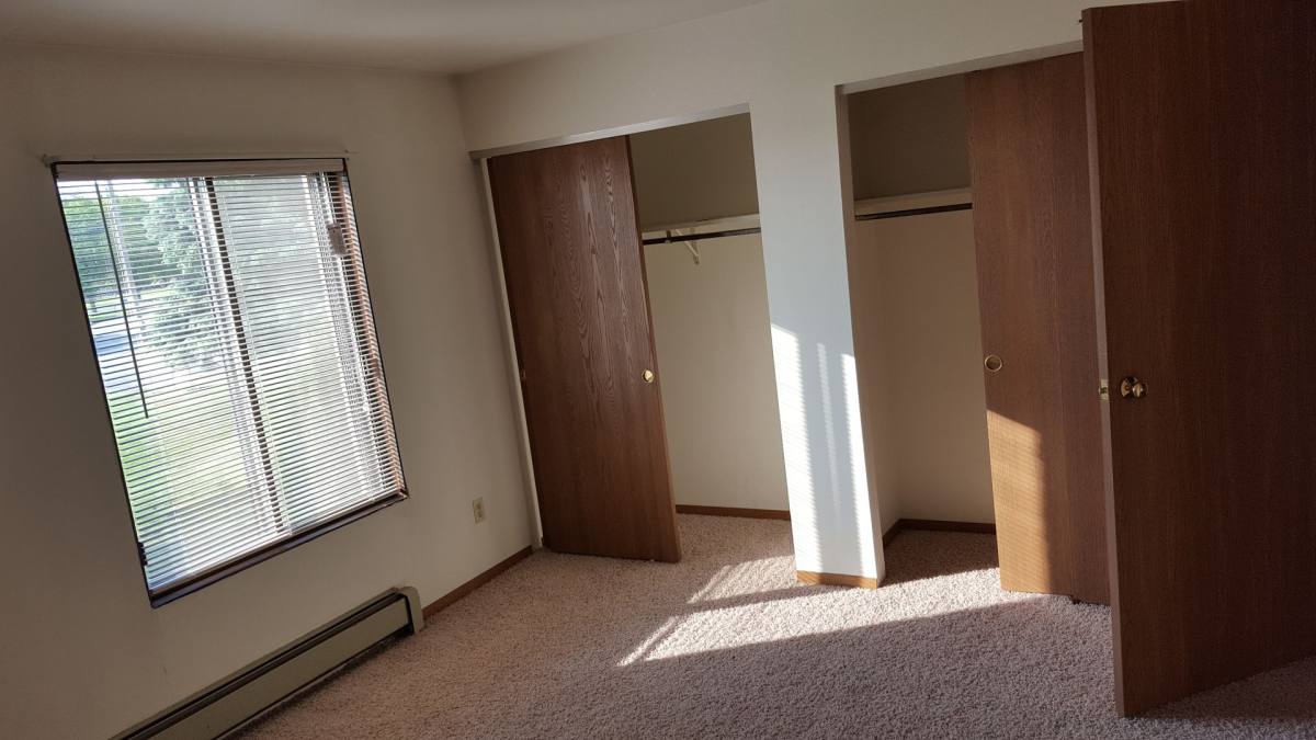 Apartment for rent at 512 E Bronson Rd, Seymour, WI 54165