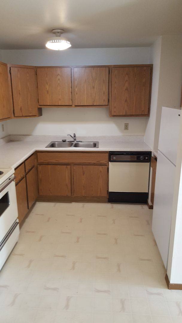 Apartment for rent at 512 E Bronson Rd, Seymour, WI 54165