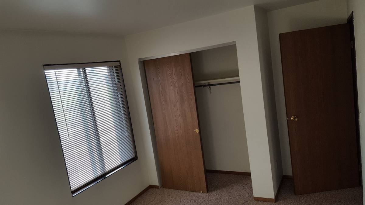 Apartment for rent at 512 E Bronson Rd, Seymour, WI 54165