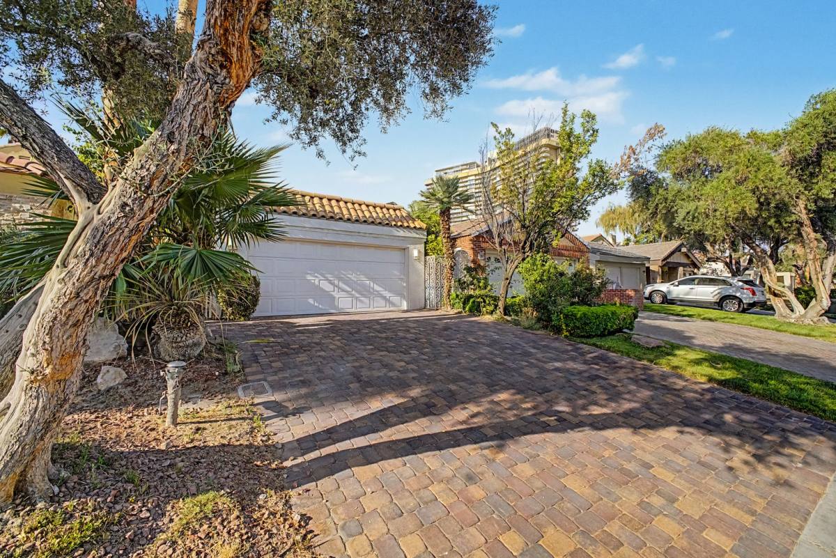House for rent at 3159 Bel Air Dr, Las Vegas, NV 89109