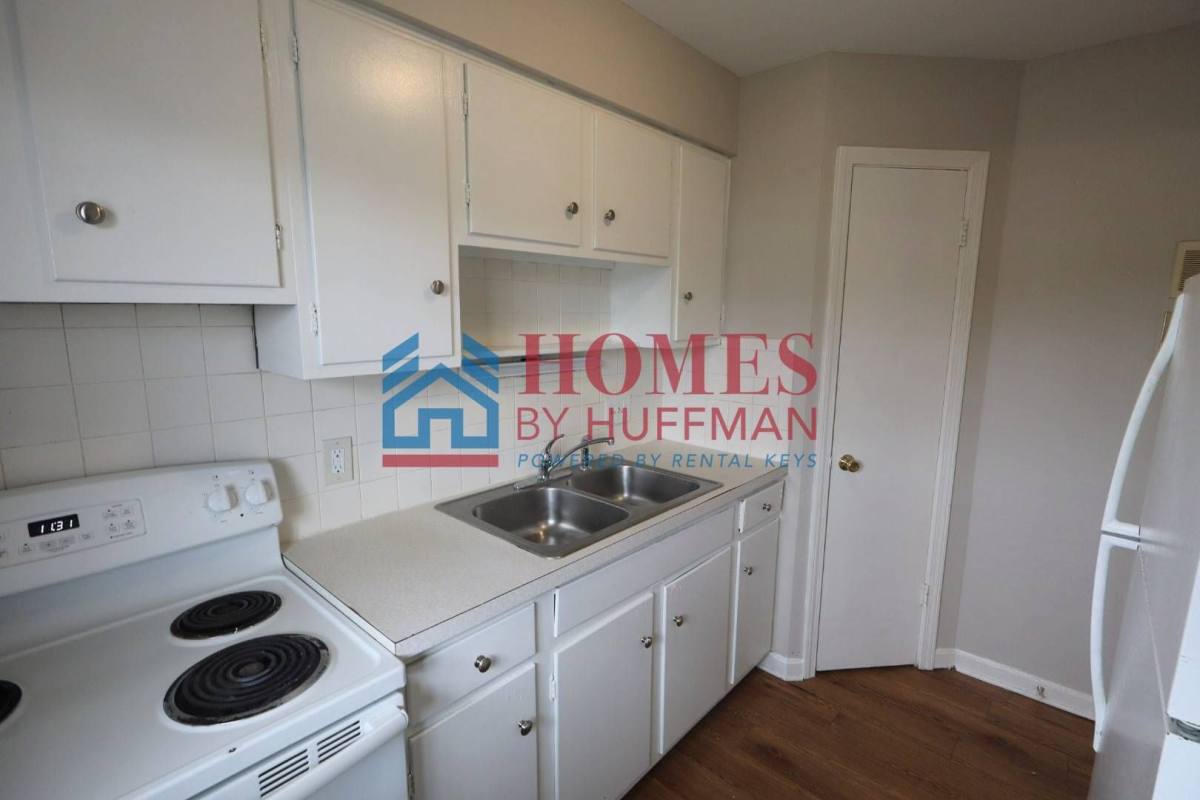 Apartment for rent at 2800 - 2947 Ravenswood Dr, Evansville, IN 47714