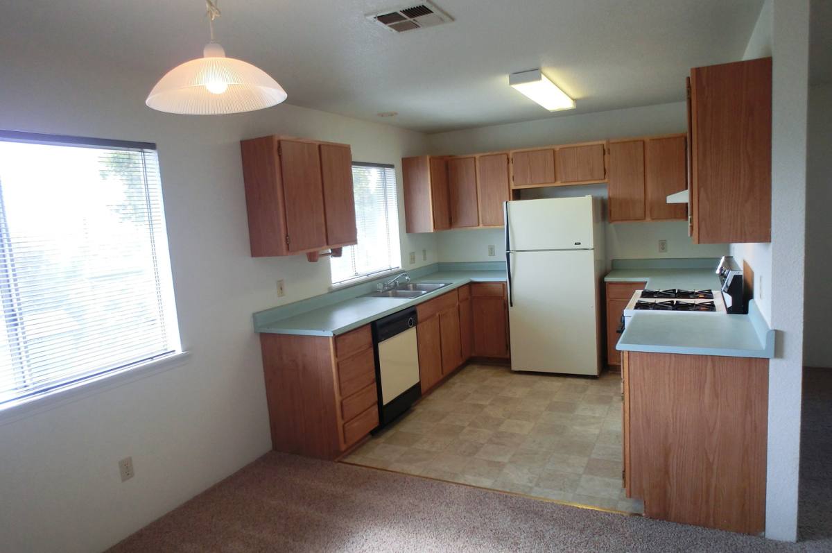 House for rent at 1842 Foothill Blvd, Grants Pass, OR 97526