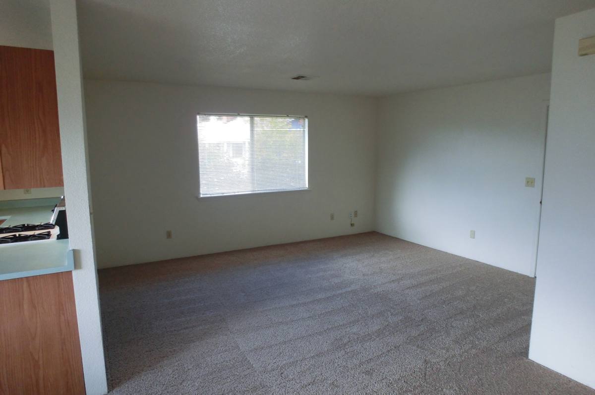 House for rent at 1842 Foothill Blvd, Grants Pass, OR 97526