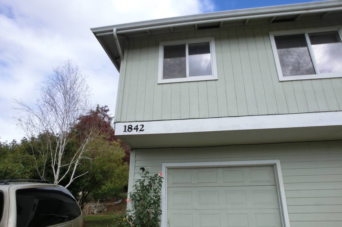 House for rent at 1842 Foothill Blvd, Grants Pass, OR 97526