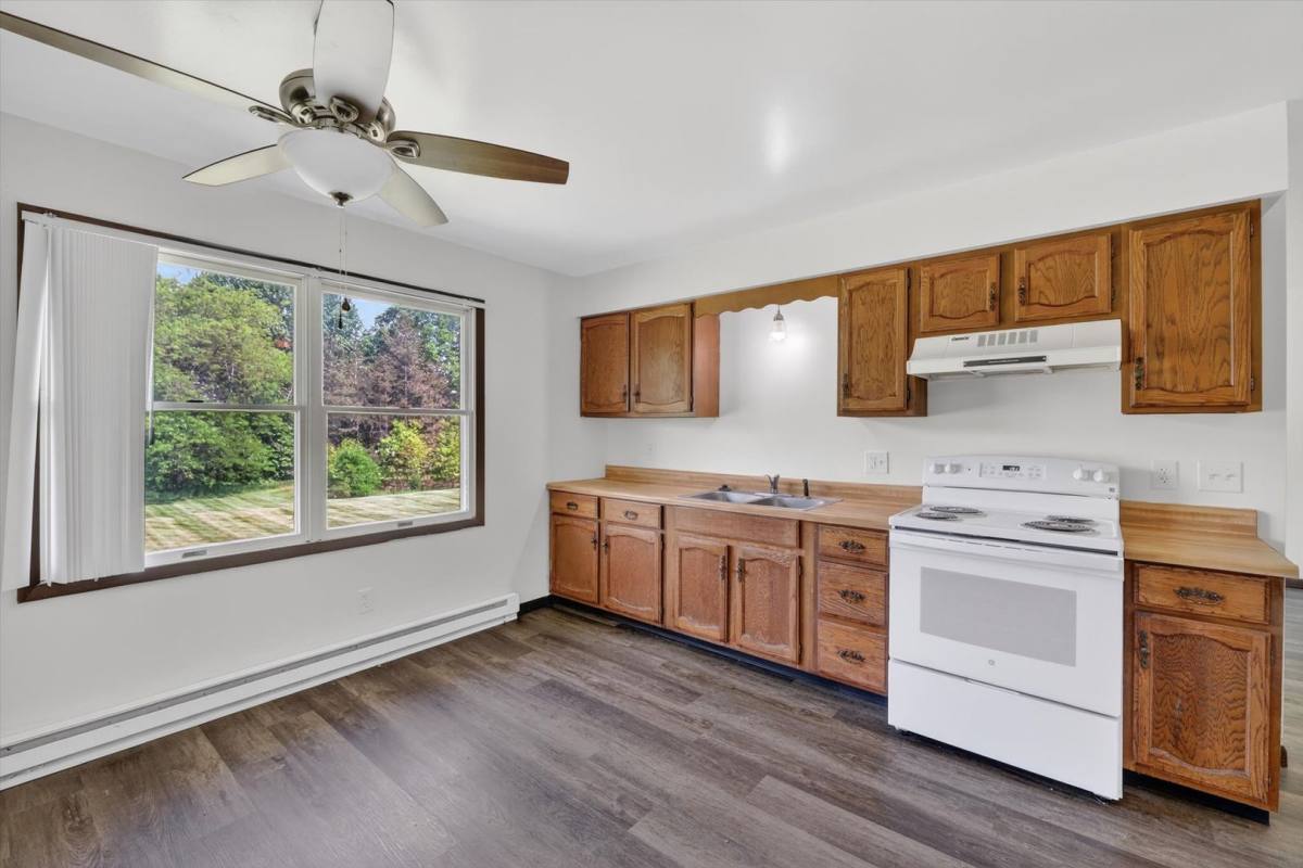 Apartment for rent at 1424 E View Ave, Vicksburg, MI 49097