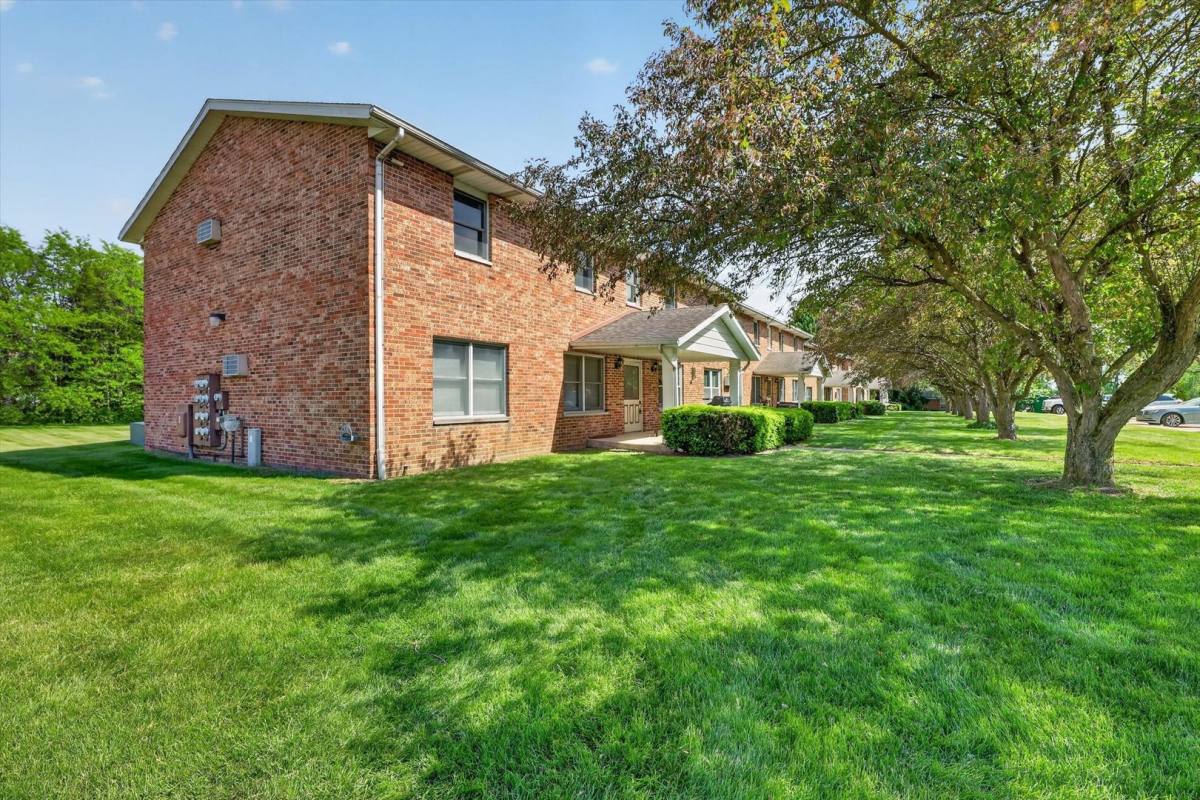 Apartment for rent at 1424 E View Ave, Vicksburg, MI 49097
