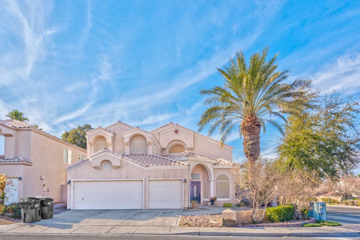 House for rent at 2175 Fountain Springs Dr, Henderson, NV 89074
