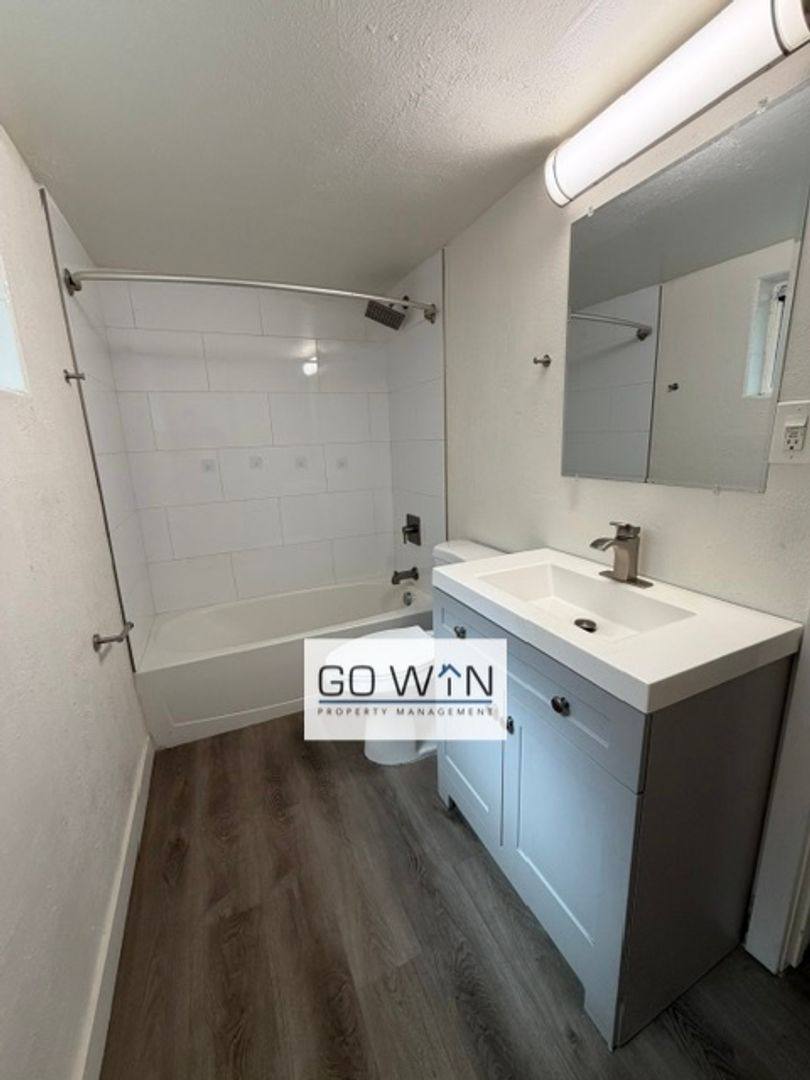 Apartment for rent at 44 E Roanoke Ave, Phoenix, AZ 85004