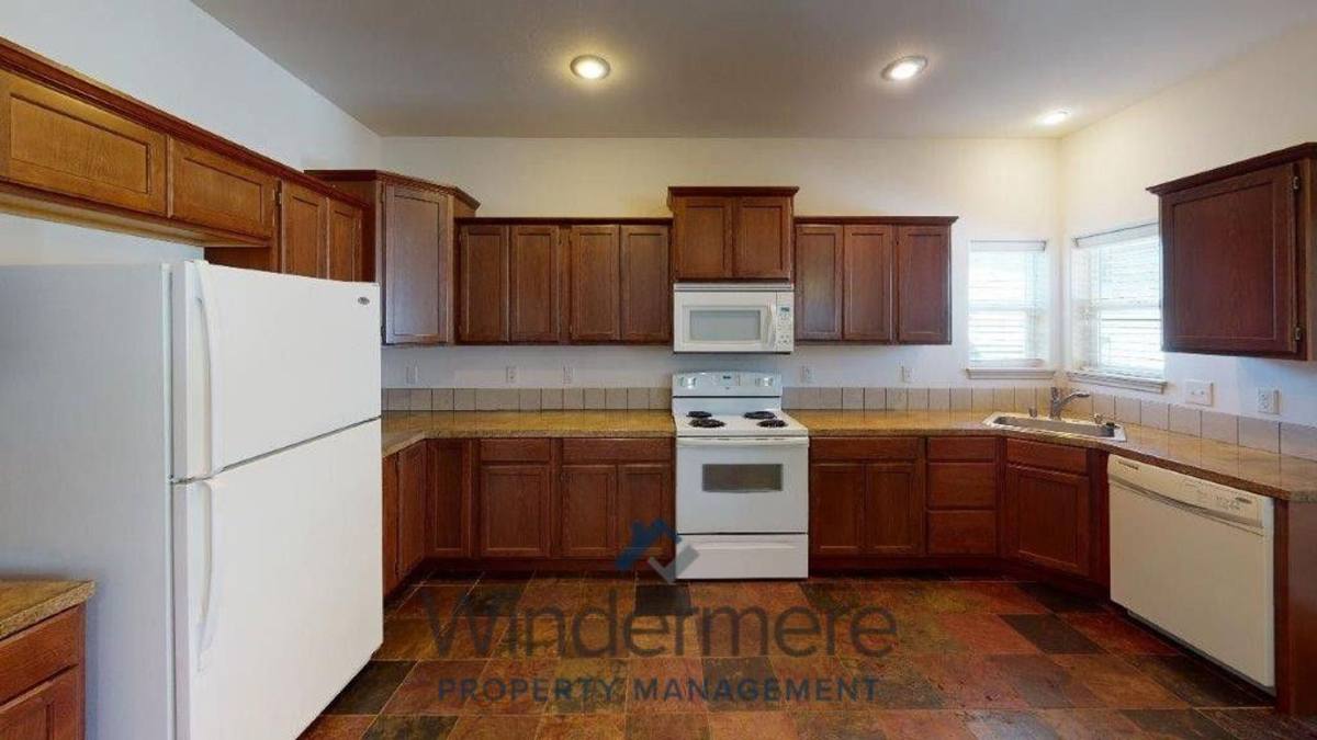 Apartment for rent at 1100 S College Ave, College Place, WA 99324