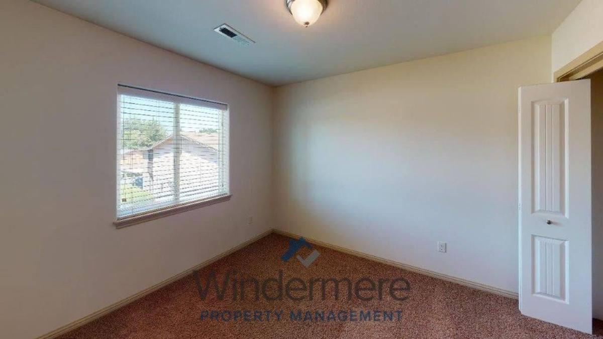 Apartment for rent at 1100 S College Ave, College Place, WA 99324