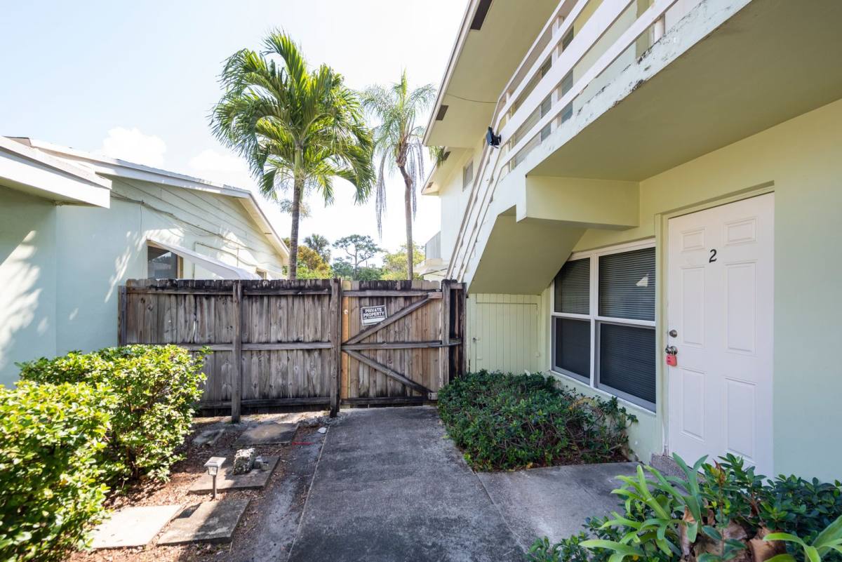 Apartment for rent at 1015 NE 9th Ave, Fort Lauderdale, FL 33311