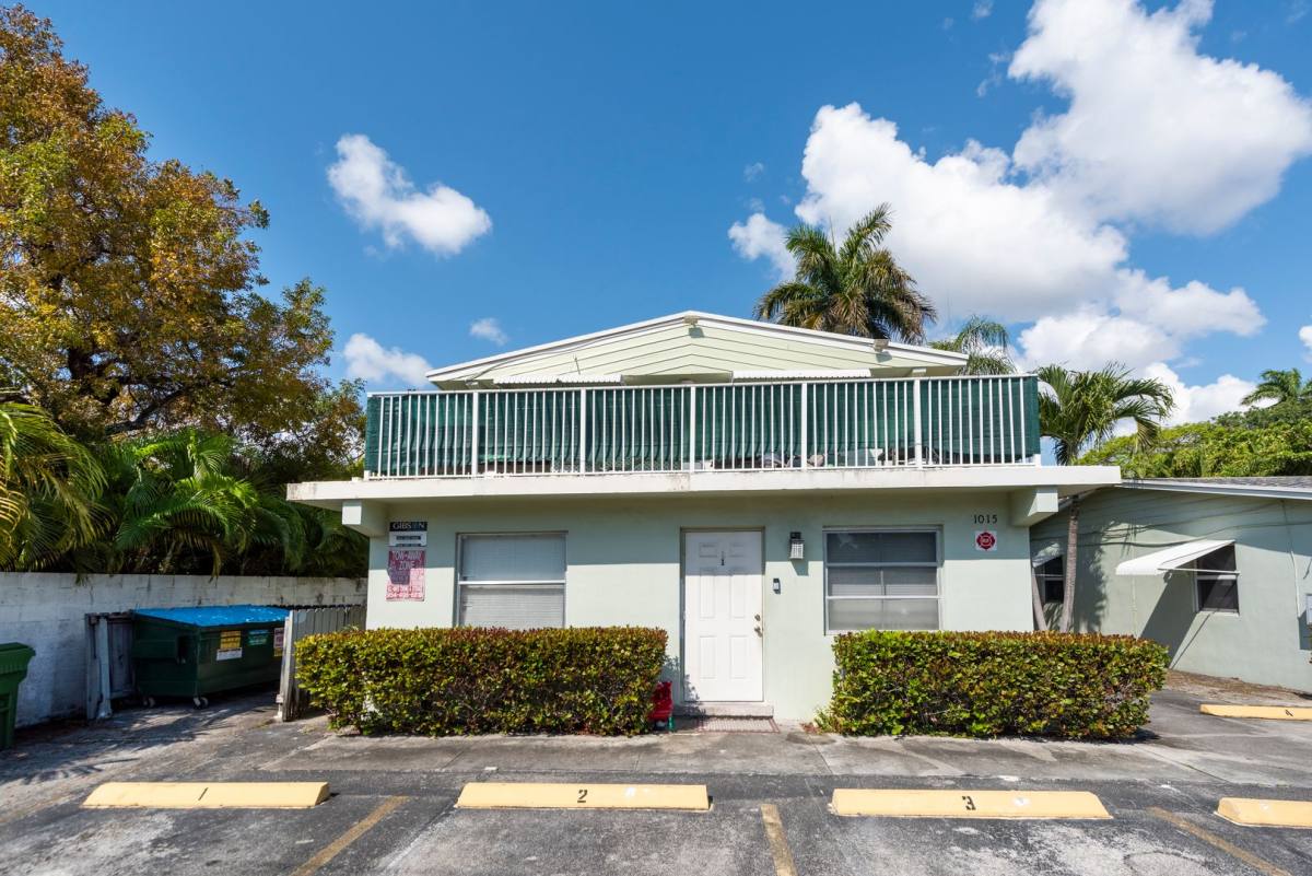 Apartment for rent at 1015 NE 9th Ave, Fort Lauderdale, FL 33311
