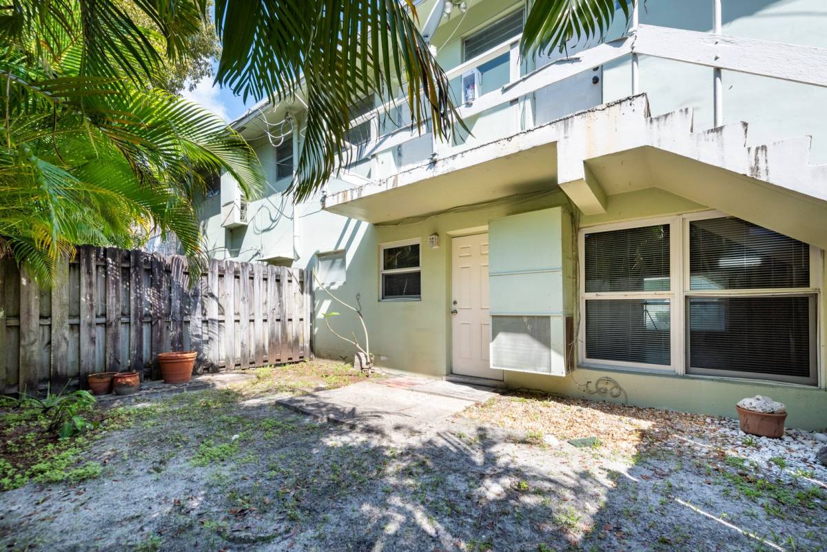 Apartment for rent at 1015 NE 9th Ave, Fort Lauderdale, FL 33311
