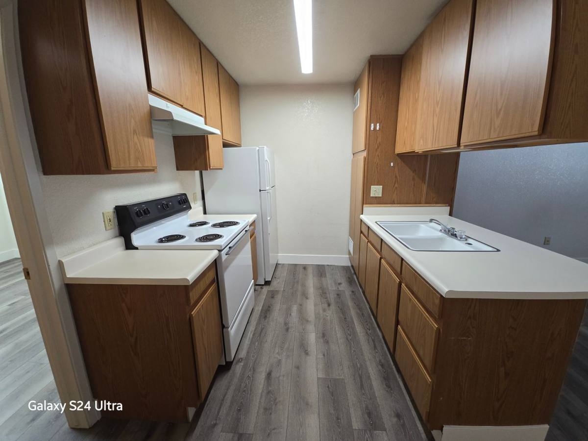 Apartment for rent at 123 College Ave, Modesto, CA 95350