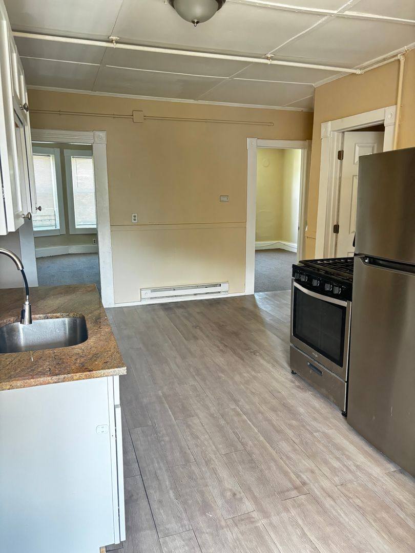 Apartment for rent at 45-49 Vernon St 845-855 Main, Holyoke, MA 01040