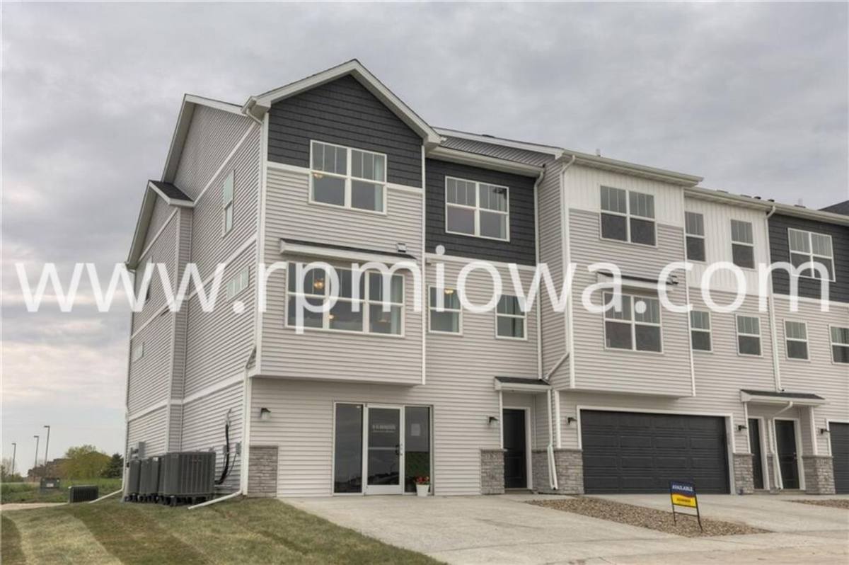 Townhouse for rent at 159 NE 23rd Lane, Ankeny, IA 50021