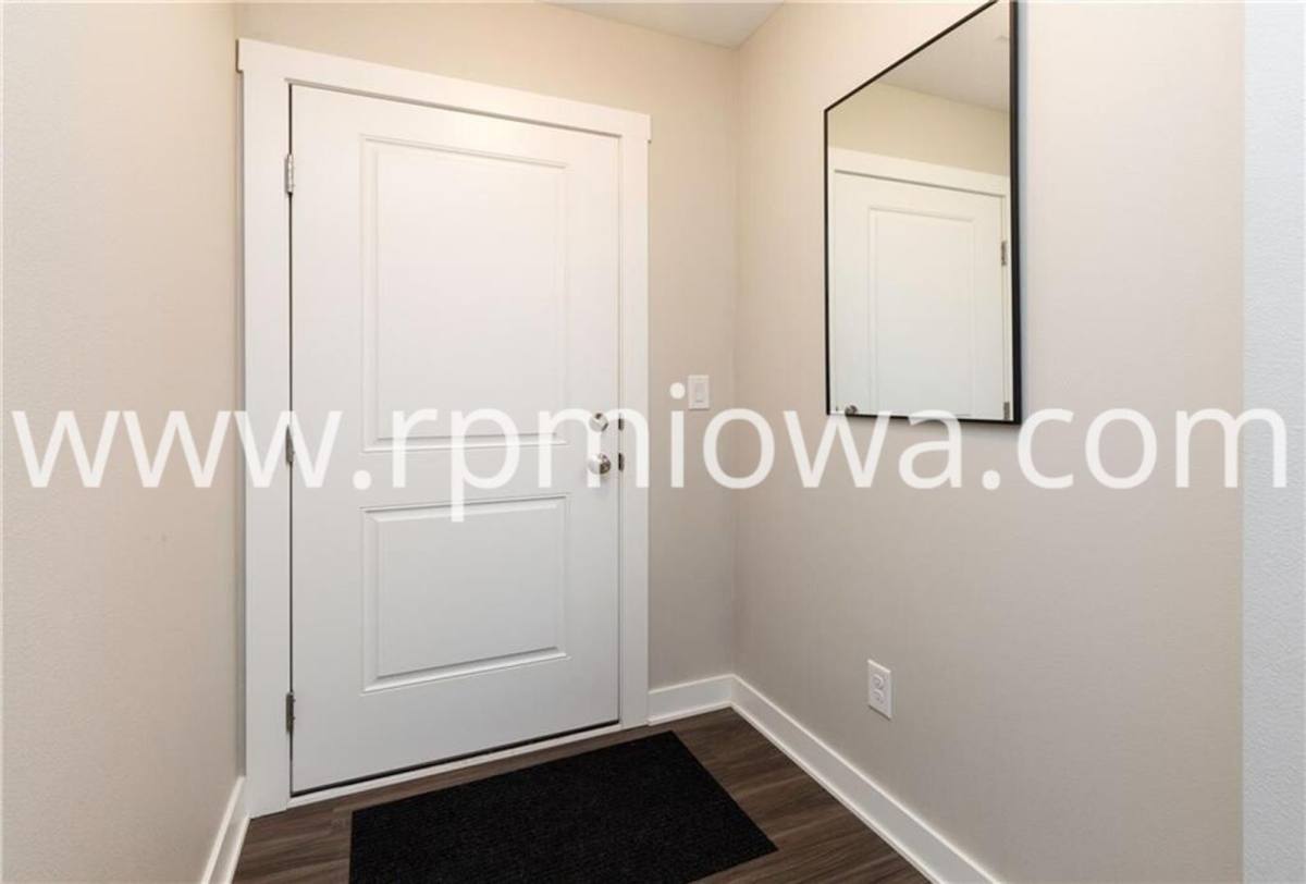 Townhouse for rent at 159 NE 23rd Lane, Ankeny, IA 50021