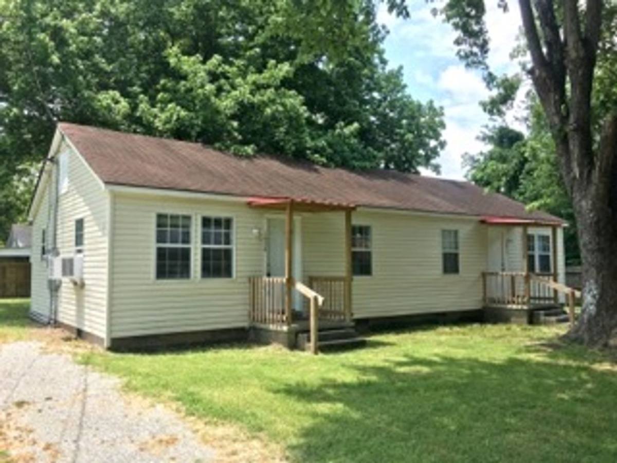 Apartment for rent at 1622-1624 Brown St, Humboldt, TN 38343