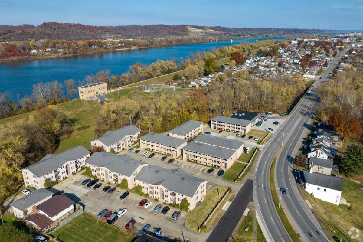 Apartment for rent at 2956 Auburn Rd, Huntington, WV 25704