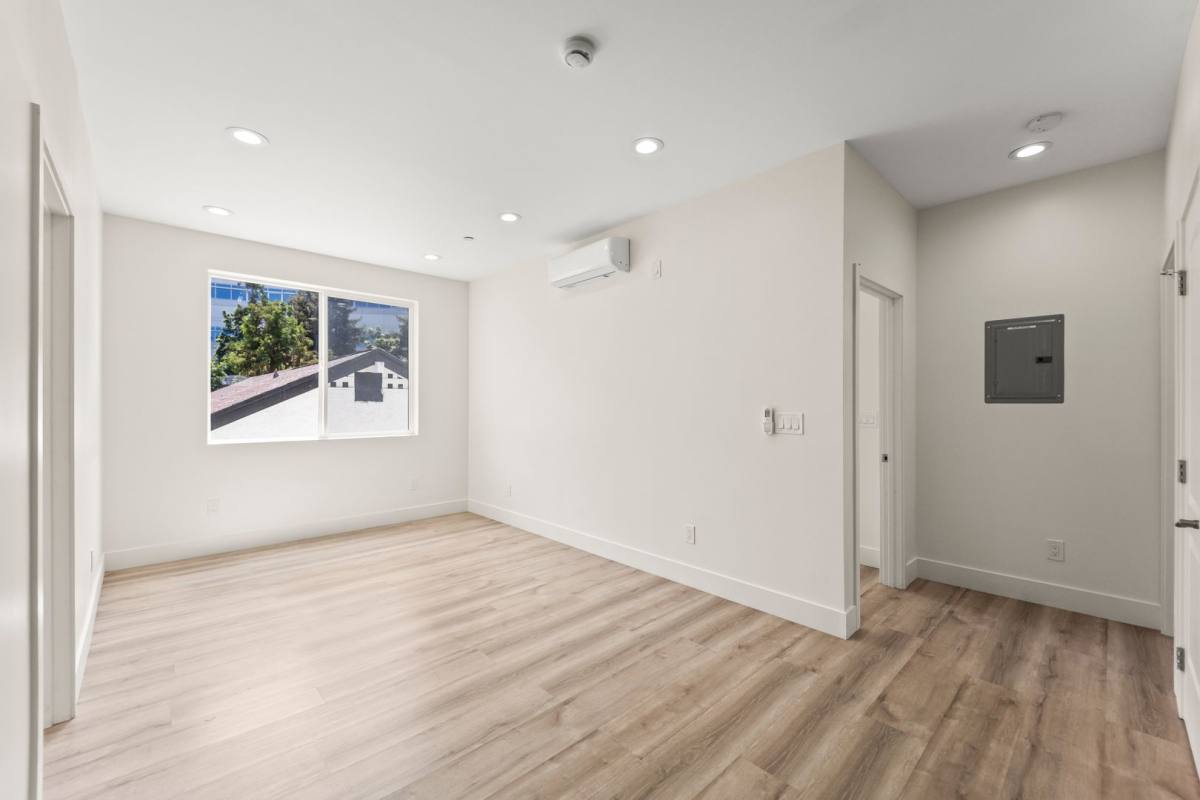 Apartment for rent at 1327 23rd St, Santa Monica, CA 90404