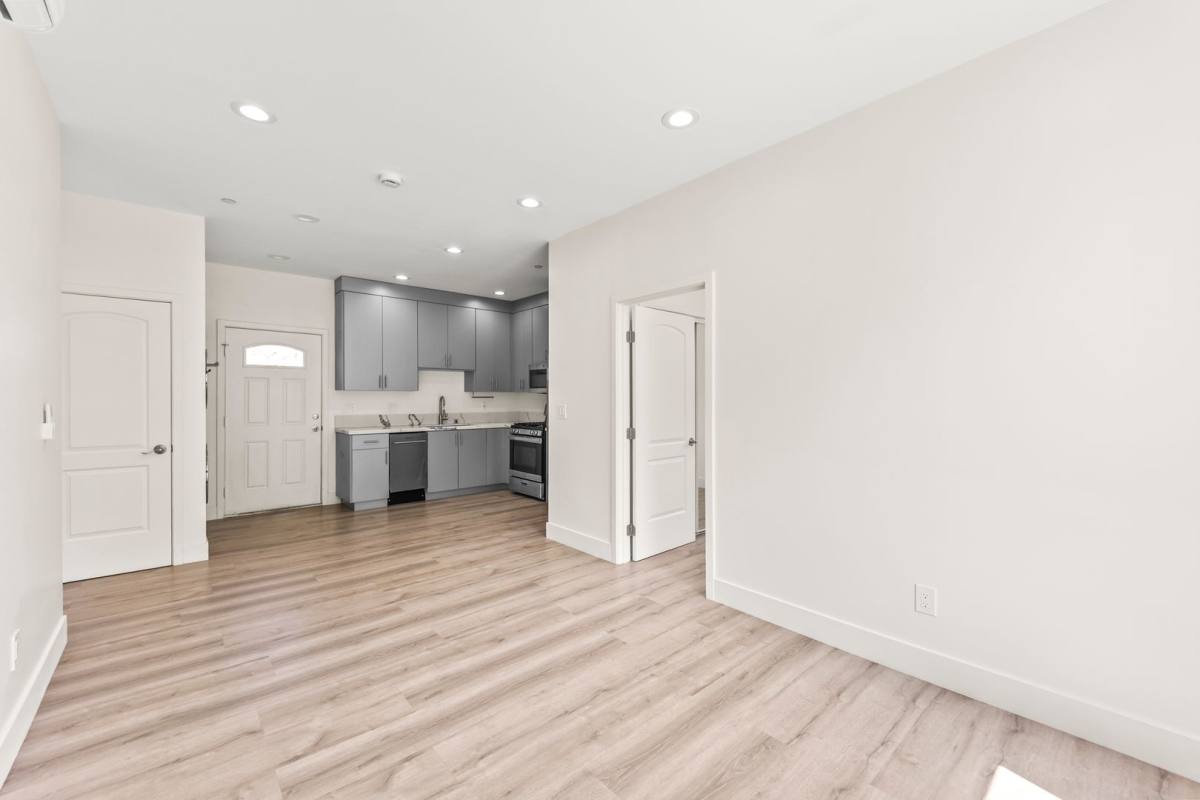 Apartment for rent at 1327 23rd St, Santa Monica, CA 90404