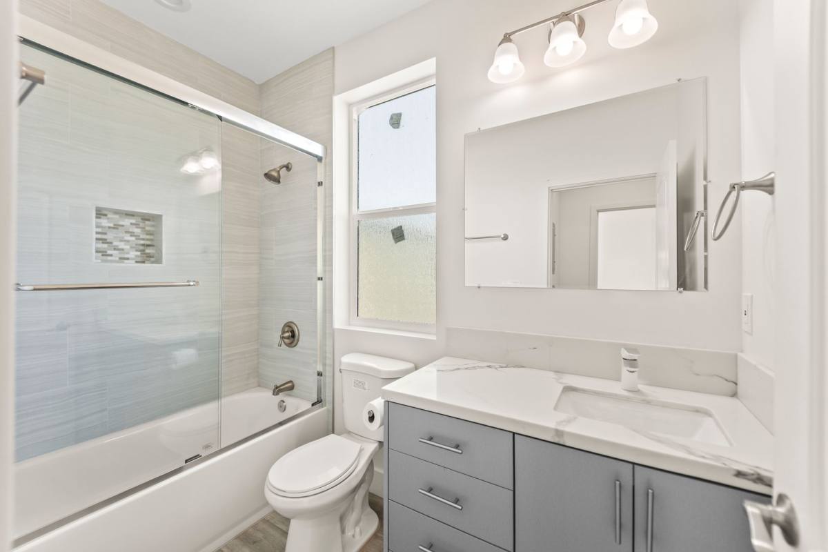 Apartment for rent at 1327 23rd St, Santa Monica, CA 90404