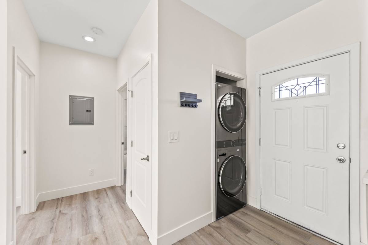 Apartment for rent at 1327 23rd St, Santa Monica, CA 90404