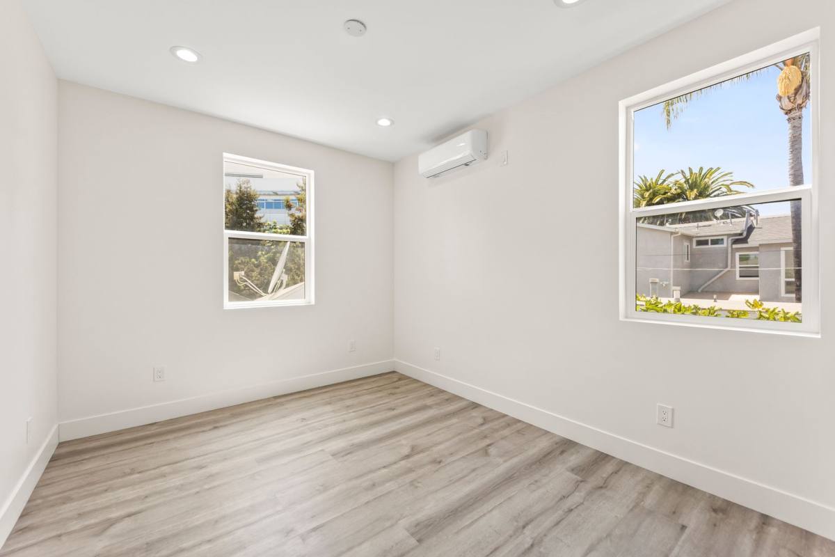 Apartment for rent at 1327 23rd St, Santa Monica, CA 90404