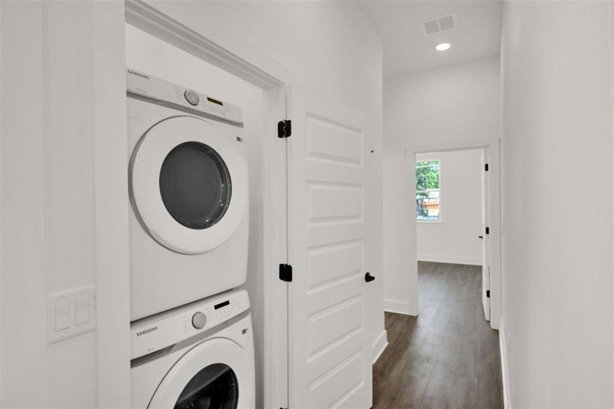 Apartment for rent at 7603 Carver Ave, Austin, TX 78752