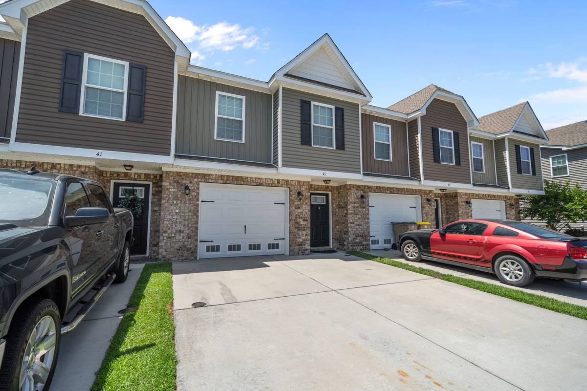 Townhouse for rent at 45 Horizon Lane, Richmond Hill, GA 31324