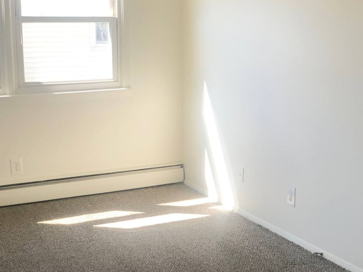 Apartment for rent at 818 E Washington, Bloomington, IL 61701