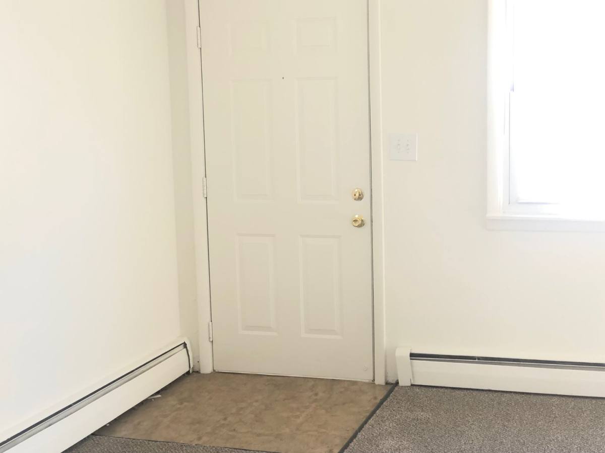 Apartment for rent at 818 E Washington, Bloomington, IL 61701