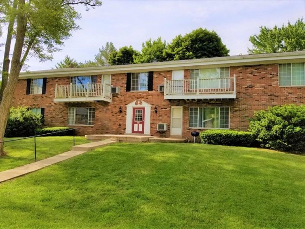 Apartment for rent at 101-140 Linden Lane, Mequon, WI 53092