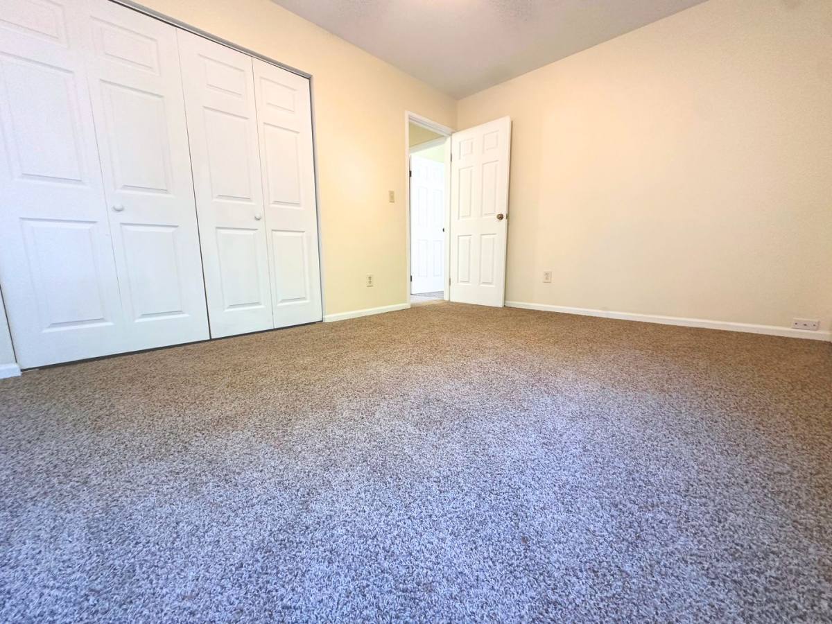 Apartment for rent at 101-140 Linden Lane, Mequon, WI 53092