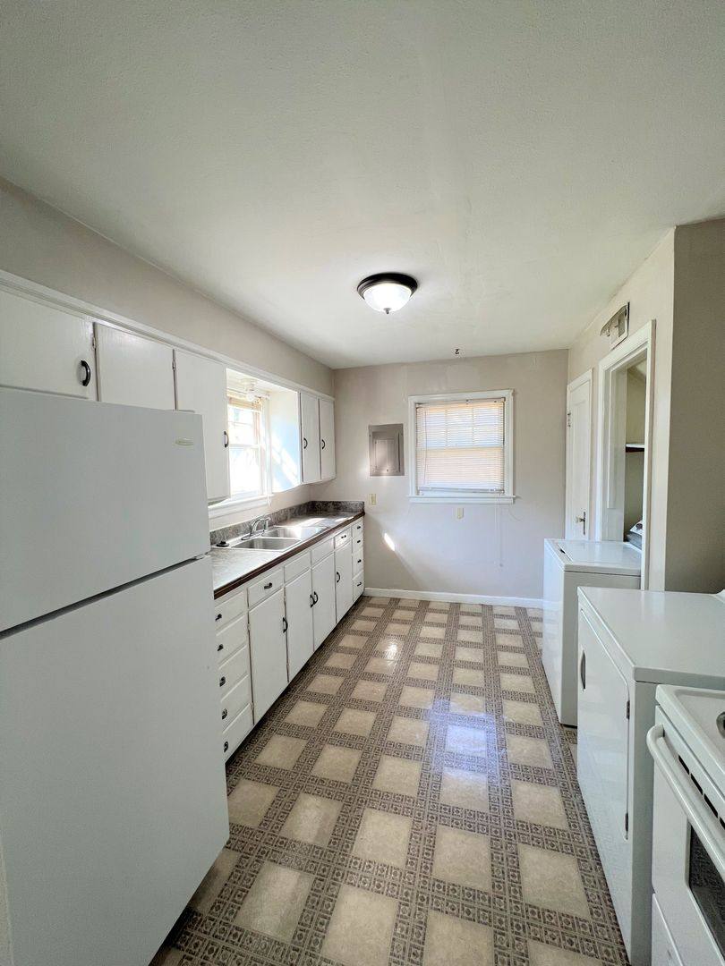 House for rent at 1117 Bertrand St, Manhattan, KS 66502