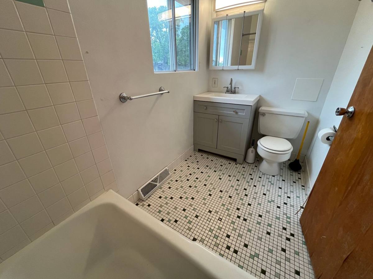 Apartment for rent at 1236 Jackson St, La Crosse, WI 54601