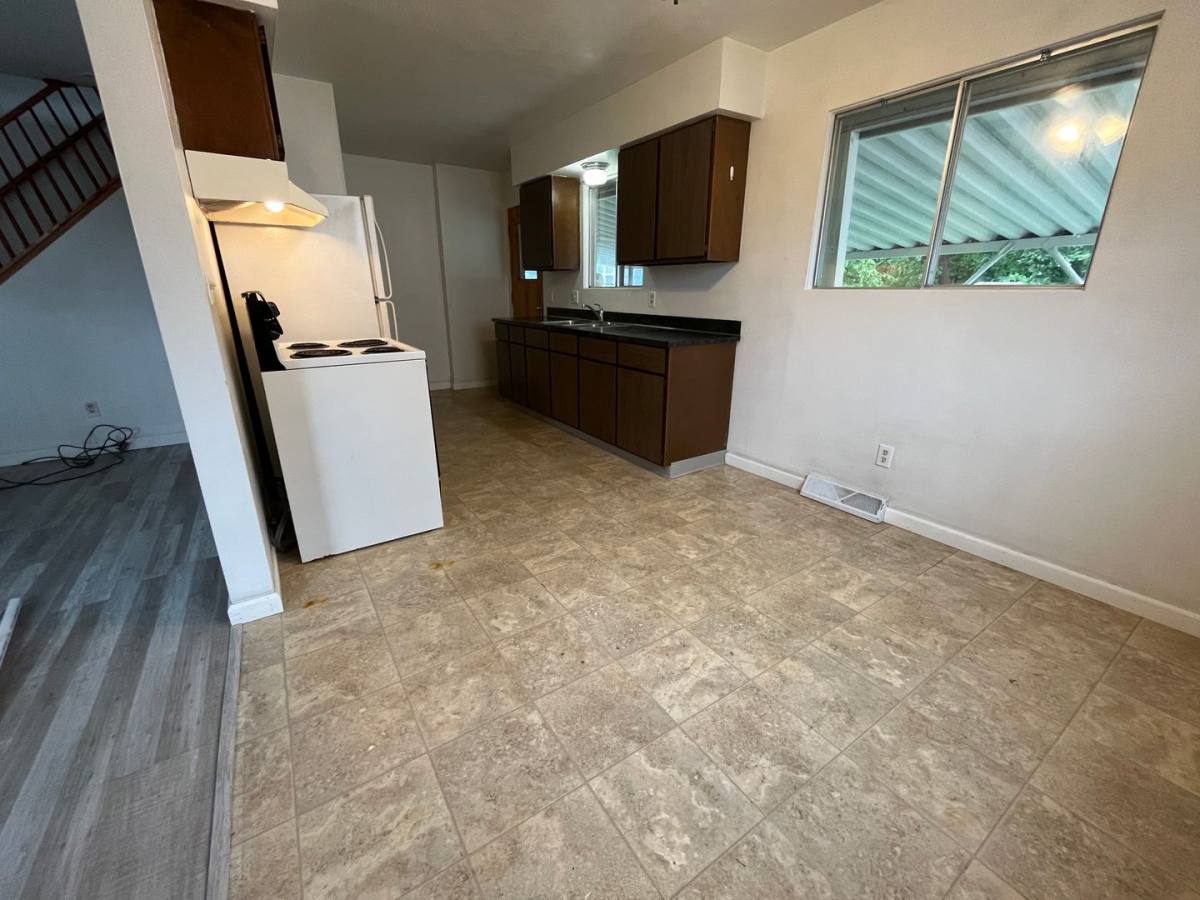 Apartment for rent at 1236 Jackson St, La Crosse, WI 54601