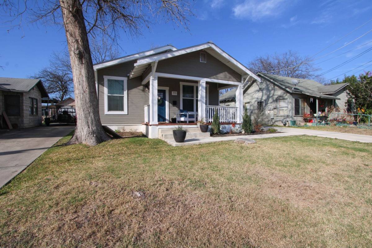 House for rent at 711 W Lullwood Ave, San Antonio, TX 78212