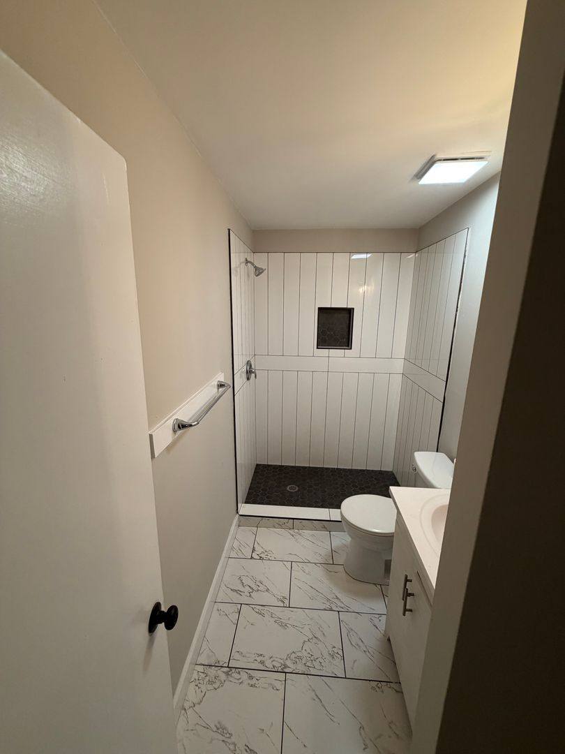 Apartment for rent at 5527 Read St, Charleston, SC 29406